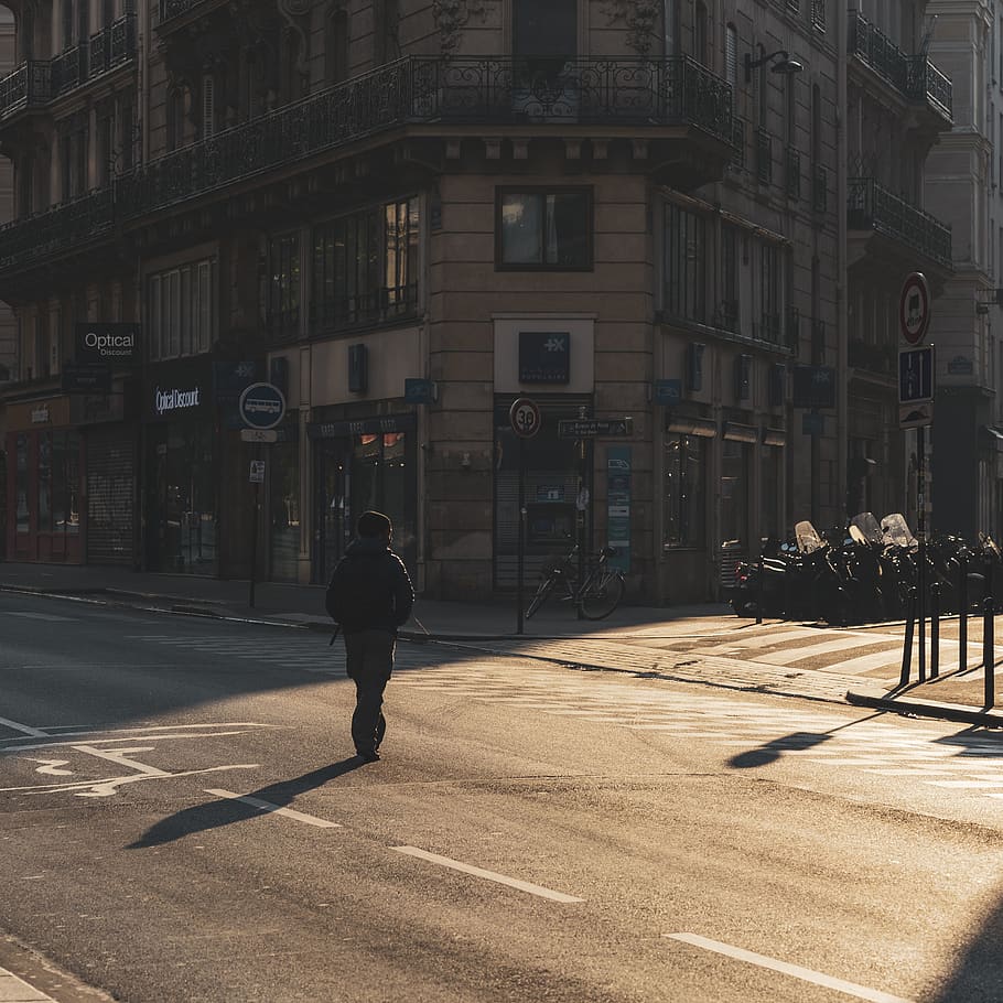 man walking on raod, road, human, person, pedestrian, tarmac HD wallpaper