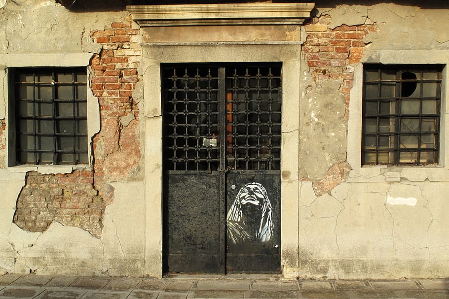 closed black door, wall, brick, path, walkway, home decor, italy HD wallpaper