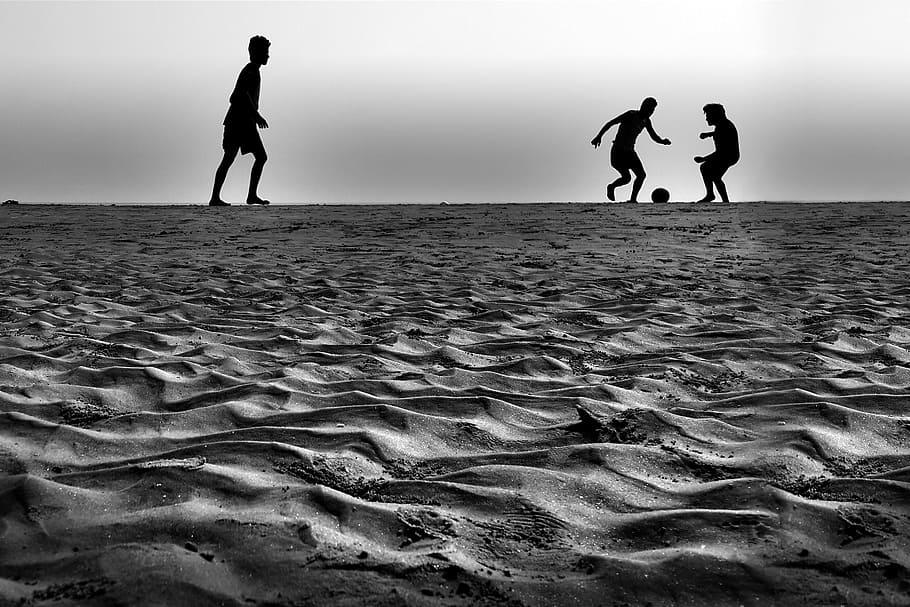 People Playing Ball in Grey Sound, beach, dawn, dom, horizon HD wallpaper