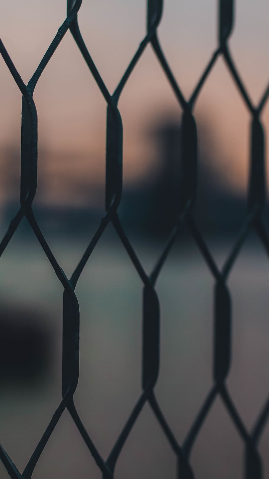fence, blurry, chainlink fence, new york, buildings, railing, HD wallpaper