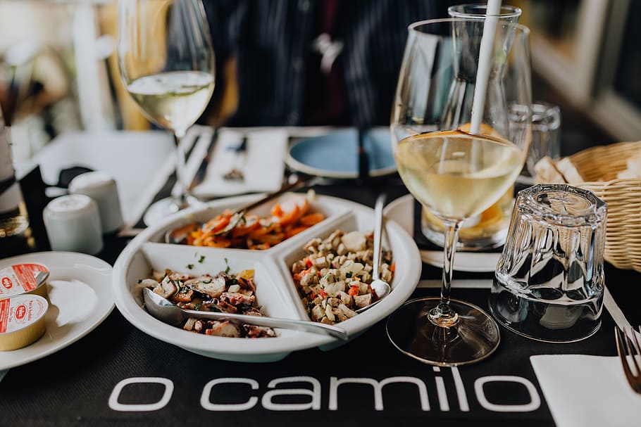 Dishes with various seafood at dinner table, O Camilo Restaurant, Portugal, HD wallpaper