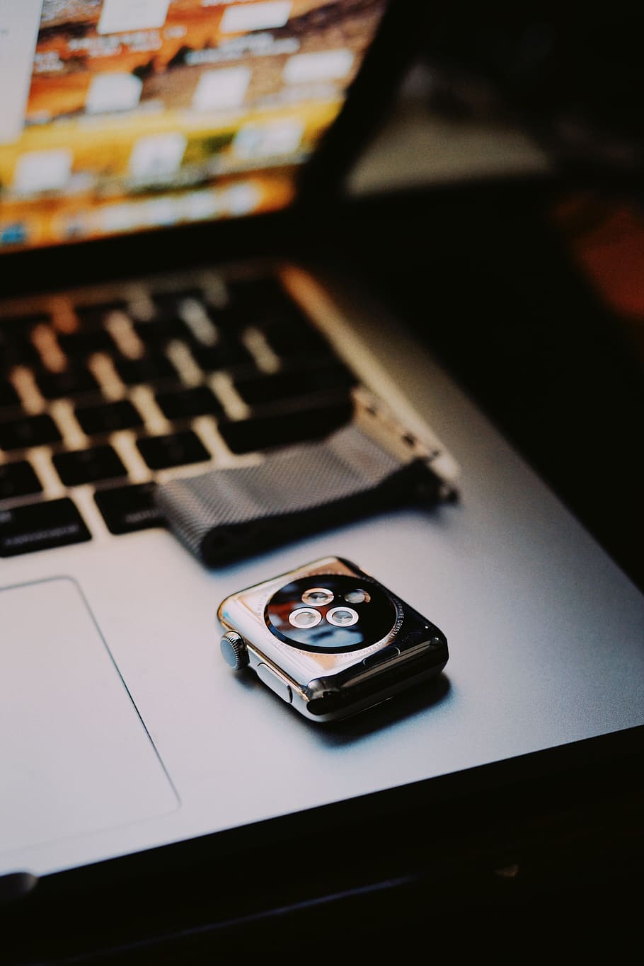 silver Apple watch on MacBook Pro, computer, hardware, electronics HD wallpaper