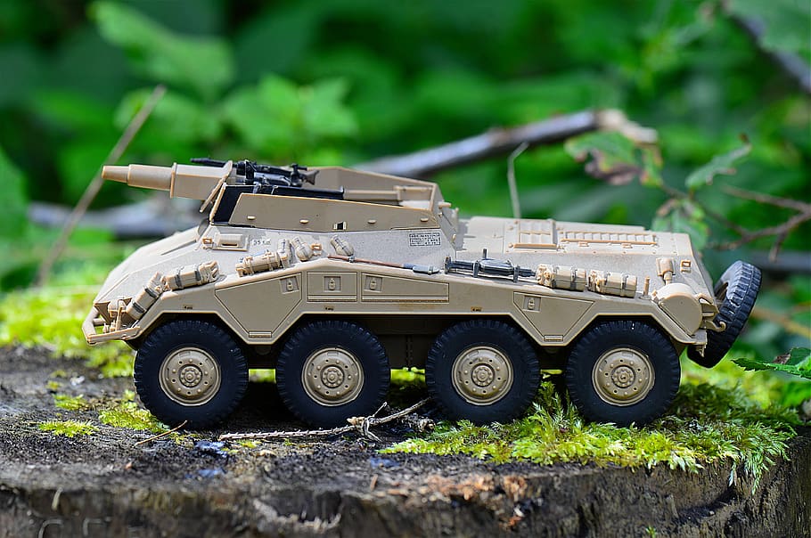 Tan Military Artillery Vehicle Toy on Wood Stump, armor, camouflage, HD wallpaper