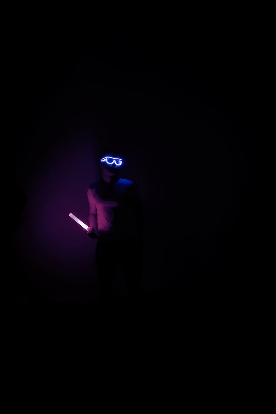 black background, one person, studio shot, copy space, dark HD wallpaper
