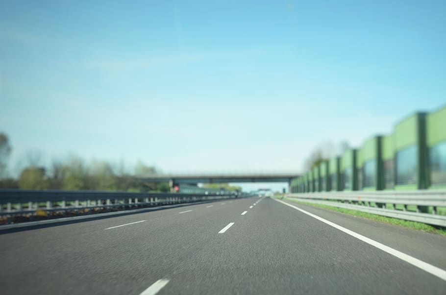 Gray Asphalt Road Under Blue Sky, blur, daylight, expressway HD wallpaper