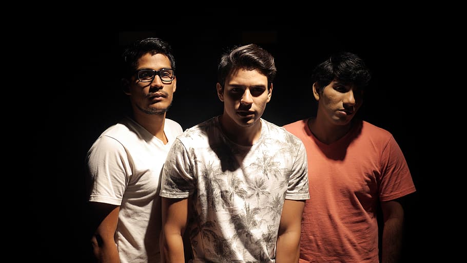 studio shot, young men, group of people, togetherness, glasses HD wallpaper