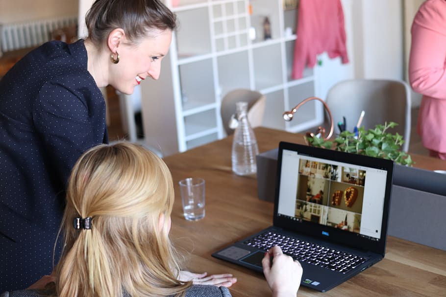 girl using black laptop computer, technology, wireless technology HD wallpaper