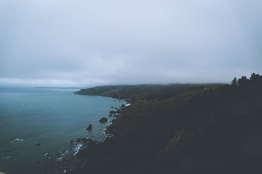 sea, ocean, water, waves, nature, rocks, cliff, horizon, dark HD wallpaper