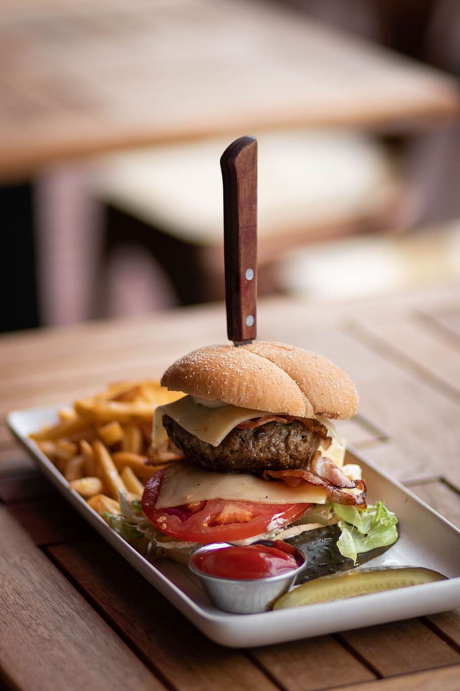 Mini Burger on Plate, beef, blurred background, bread, close-up HD wallpaper