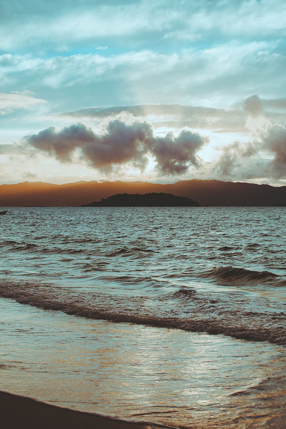 Waves On Shore, beach, dawn, nature, ocean, scenic, sea, seascape HD wallpaper