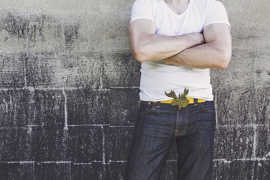 guy, man, cross arms, white, tshirt, vneck, yellow, moose, belt HD wallpaper