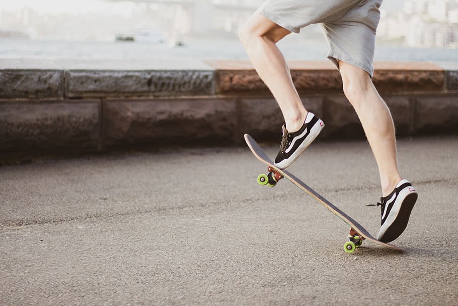 Man freeriding on Longboard, active, daylight, motion, person, HD wallpaper