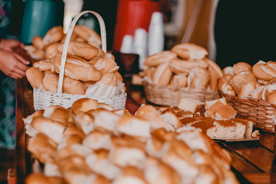brown pastries on woven baskets, food and drink, freshness, indoors HD wallpaper