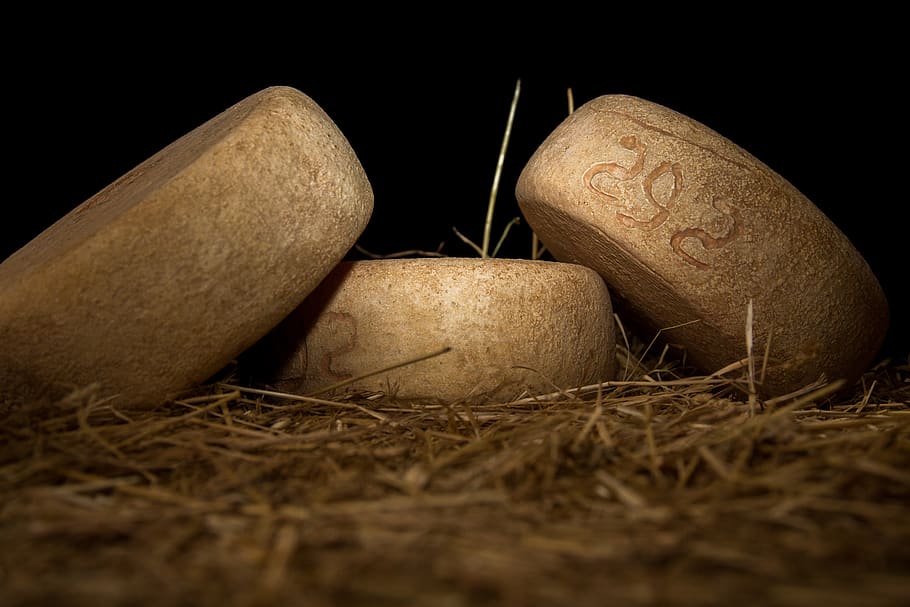 round brown stones, cork, bread, food, bottle, soil, drink, beverage HD wallpaper