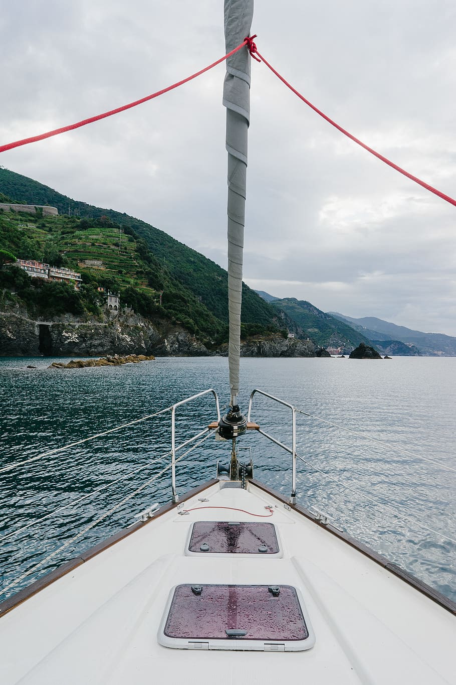 gray textile rolled on gray metal pole, sea, watercraft, boat HD wallpaper