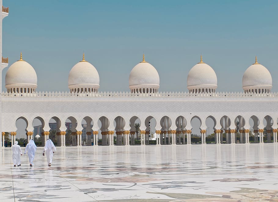 Three Men Walking in Front of a Dome Building, arches, architecture HD wallpaper