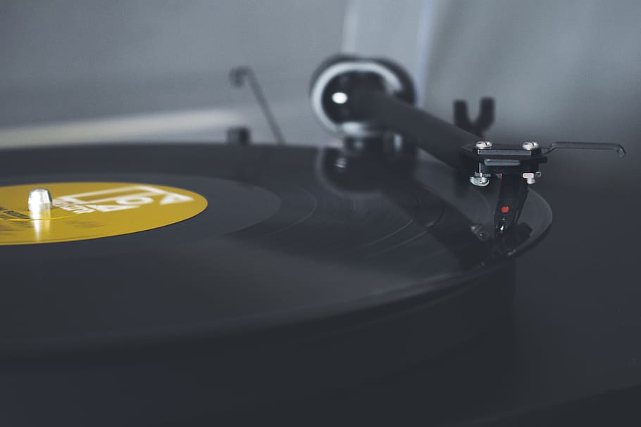 vinyl records on player, record player, turn table, lp, audio, HD wallpaper
