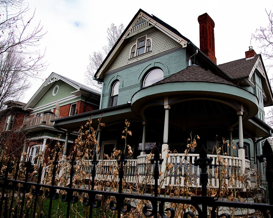 brown concrete house, roof, railing, banister, handrail, building HD wallpaper