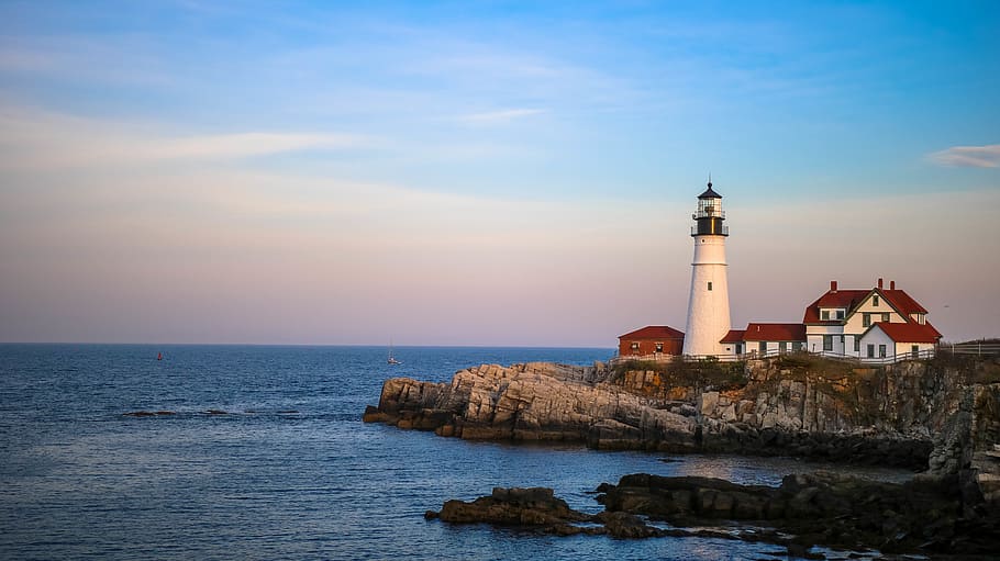 white lighthouse near body of water, beacon, portland head lighthouse, HD wallpaper