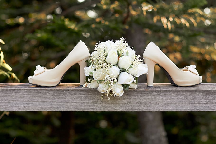 Selective Focus Photography of Pair of White Open-toe Chunky Heeled Shoes and Bouquet Flowers, HD wallpaper