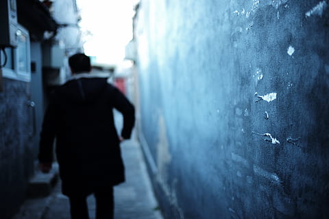 man wearing black jacket, person, human, clothing, apparel, pedestrian HD wallpaper