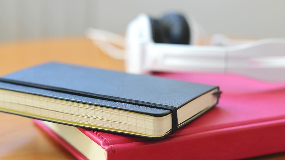Diary on Red Book, blur, close-up, college, data, desk, education HD wallpaper