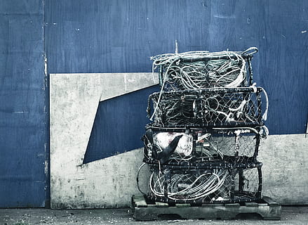 Black Metal 4-layer Rack Beside Blue and Gray Painted Wall, equipment HD wallpaper