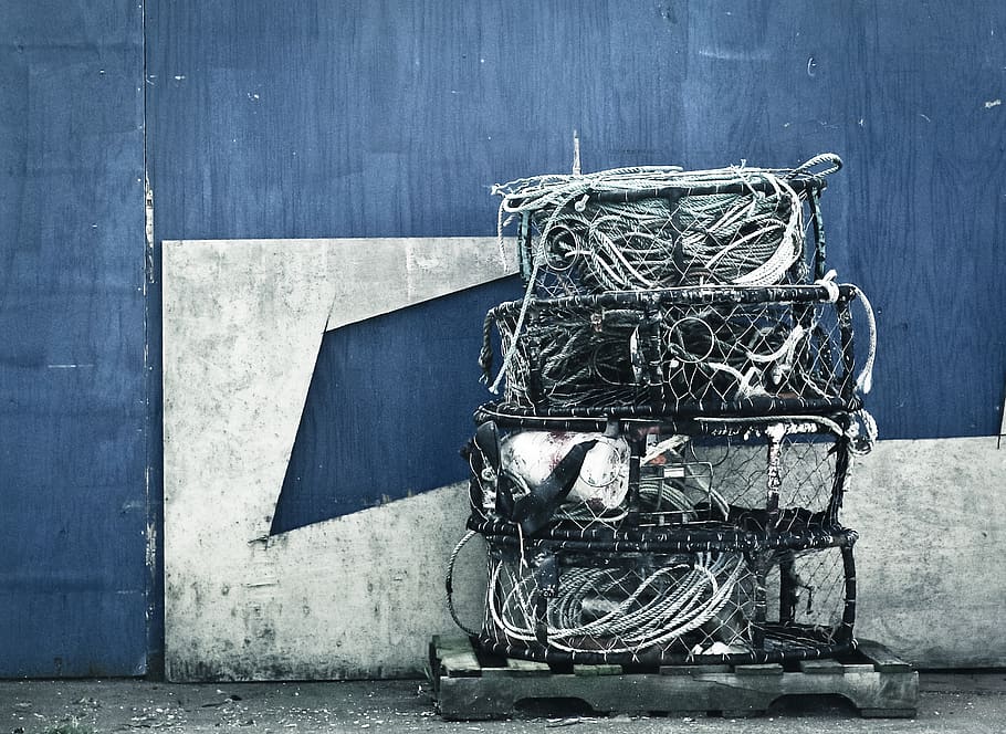 Black Metal 4-layer Rack Beside Blue and Gray Painted Wall, equipment HD wallpaper