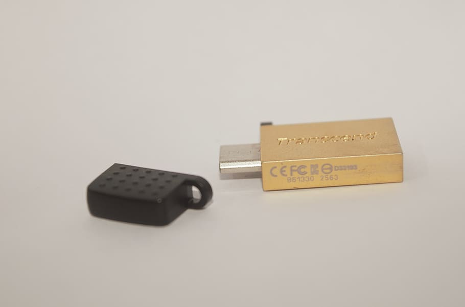 usb, key, device, gadget, golden, storage, memory, port, tiny HD wallpaper