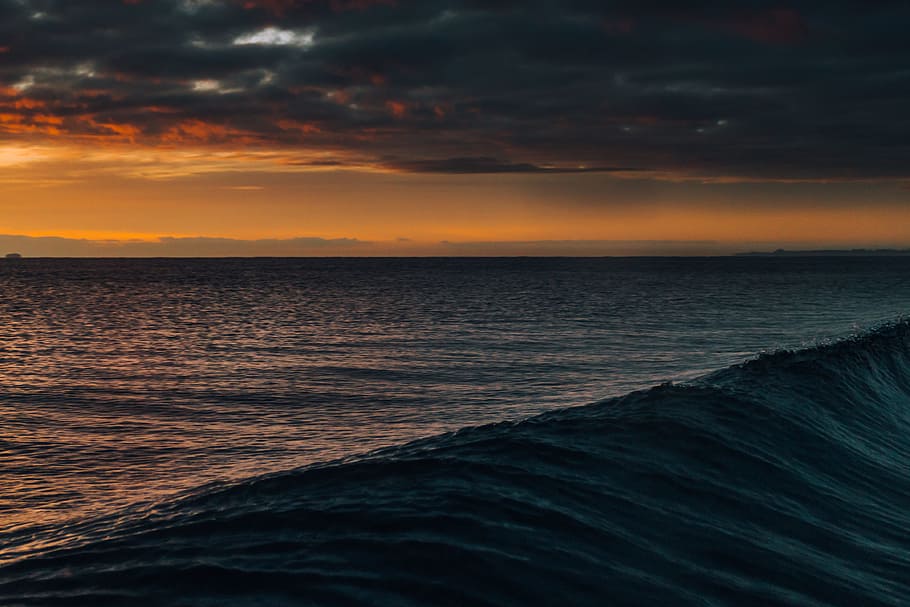 golden hour photography of sea waves, horizon, cloud, sky, ocean HD wallpaper