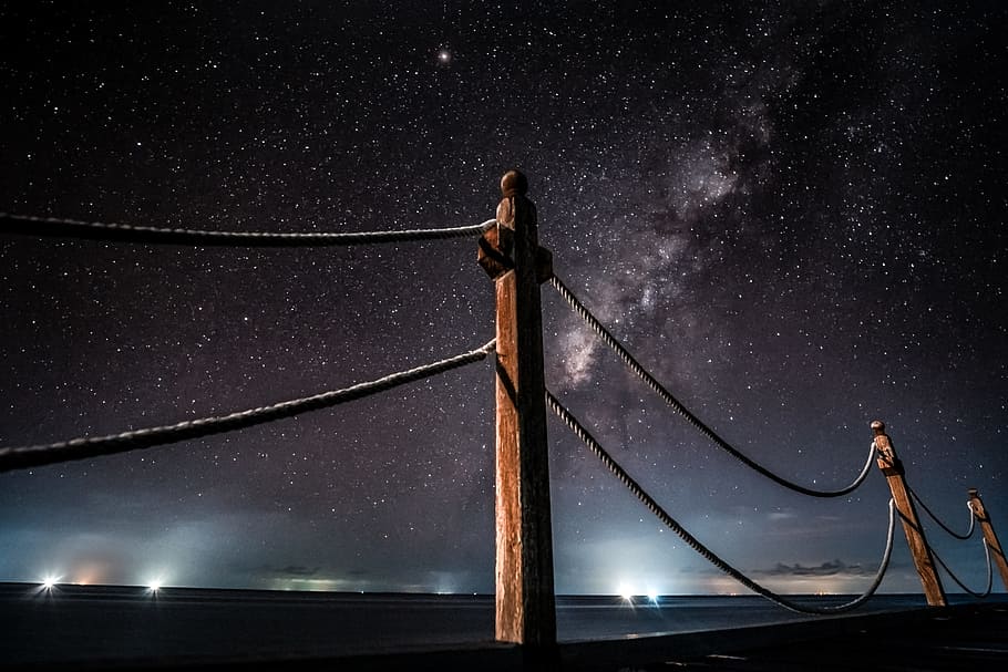 rails artwork, fence, sky, star, night, evening, light, long exposure HD wallpaper