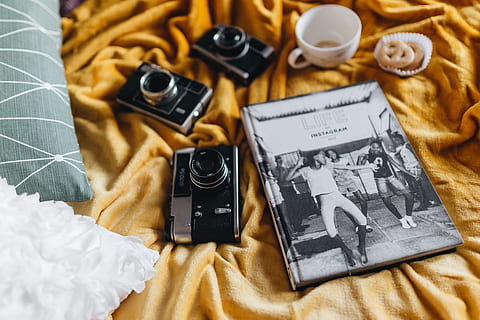 Life on Instagram Book and Vintage Cameras, old, social media HD wallpaper