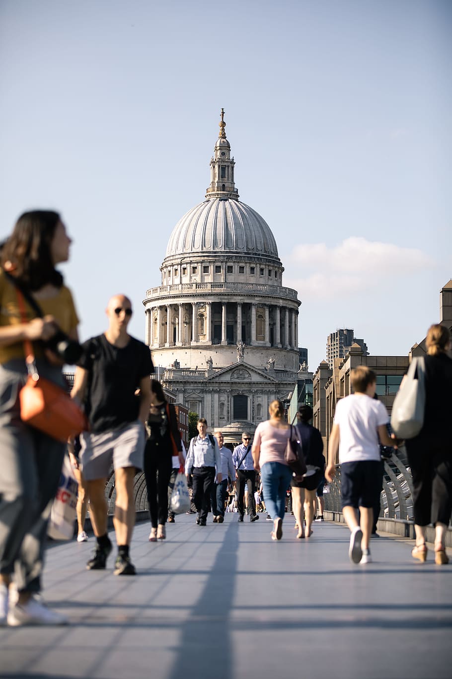 people walking on bridge, person, building, crowd, pedestrian HD wallpaper