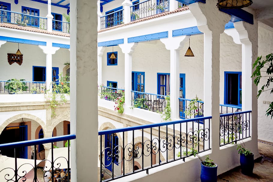 riad, courtyard, balcony, facade, white, lichthof, villa, building HD wallpaper
