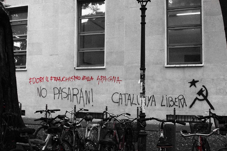 black and red text vandals on wall near parked bicycle, bike, HD wallpaper