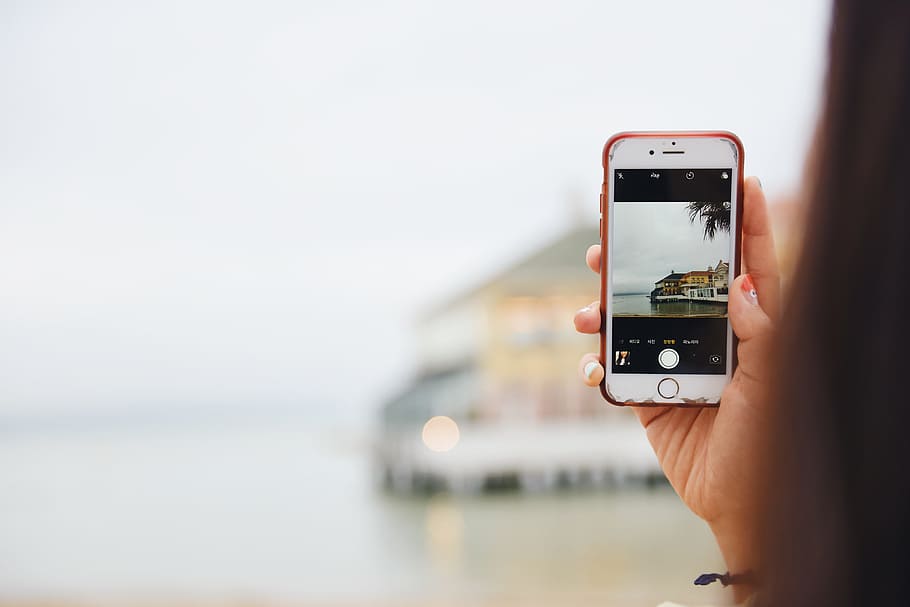 person taking photo of house, phone, mobile, screen, taking picture HD wallpaper