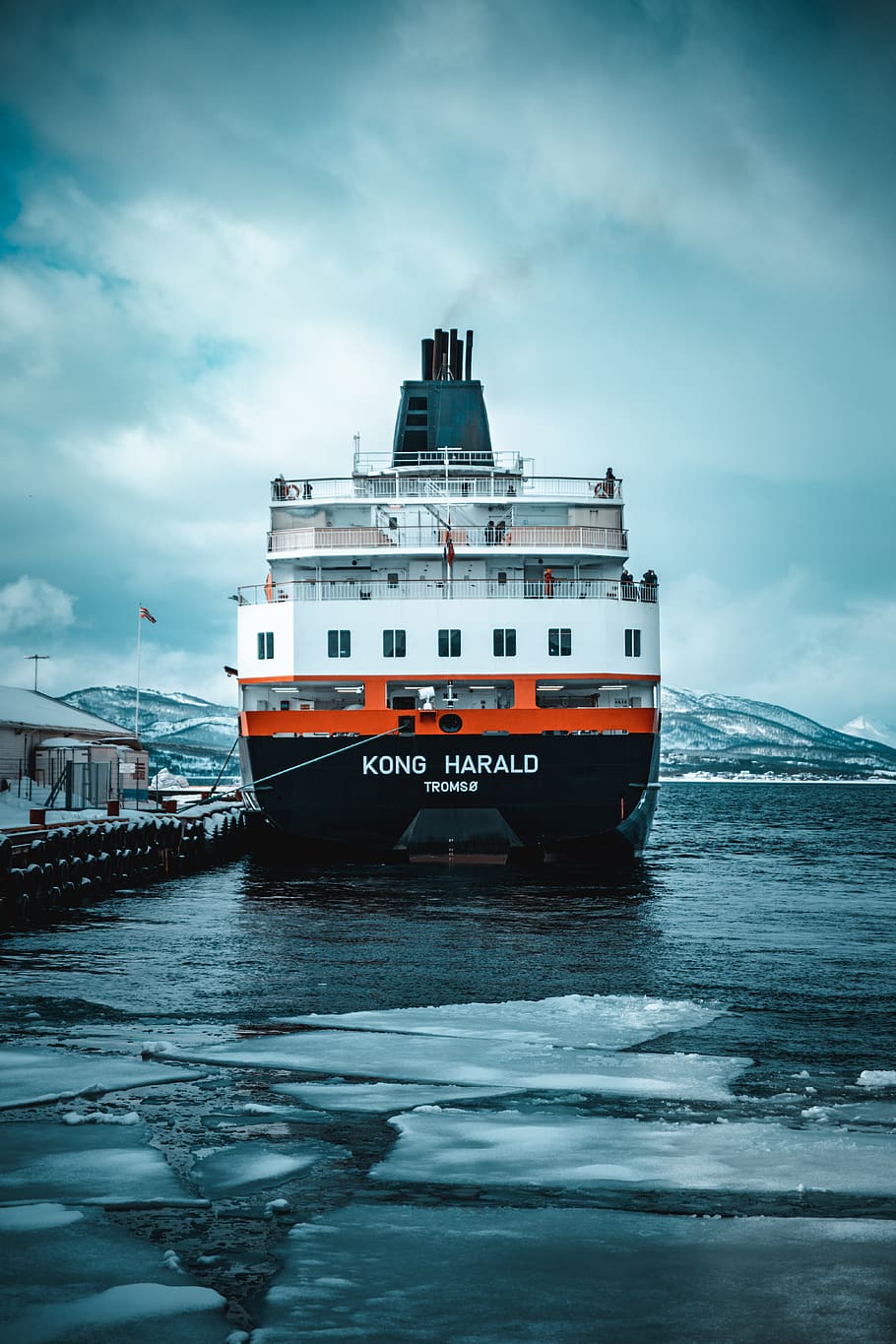 Docked Ship, ferry, ice, norway, ocean, sea, transportation system HD wallpaper