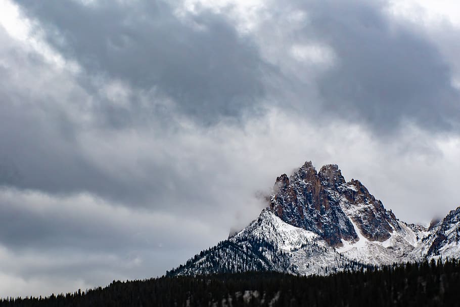 Gray and White Mountain Under Gray Clouds, altitude, cold, daylight HD wallpaper