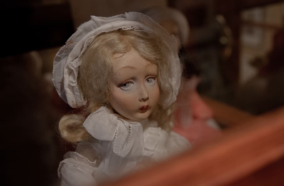 cabinet, sad, rescue, help, rare, old, showcase, hand painted HD wallpaper