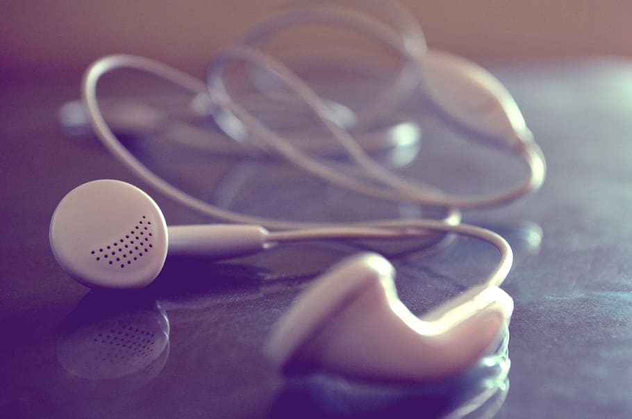 Earphone Background Images, HD Pictures and Wallpaper For Free Download |  Pngtree
