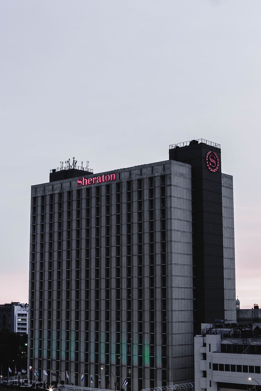 Sheraton building, office building, hotel, urban, town, city HD wallpaper