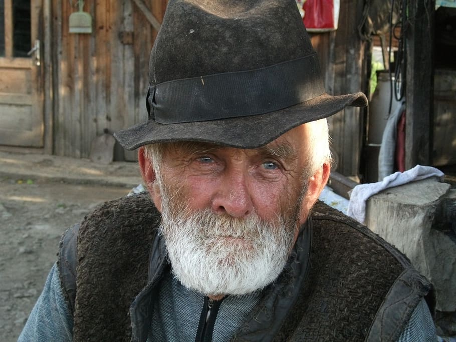 Man With White Beard Wearing Black Hat during Daytime, elderly HD wallpaper