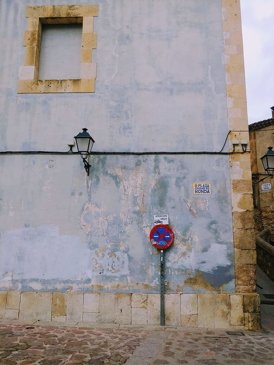 wall, building, graffiti, plaza, cuenca, spain, art, symbol HD wallpaper