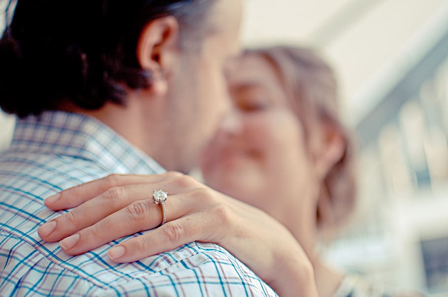 Shallow Focus Photo of Man and Woman Kissing, blur, close-up HD wallpaper
