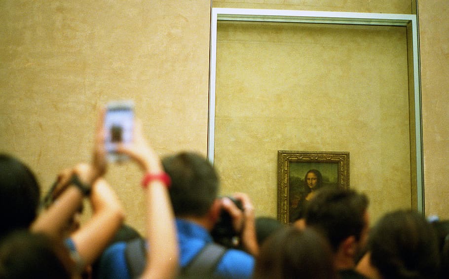 Selective Focus Photo of Group of People Taking Picture of Mona Lisa Painting, HD wallpaper
