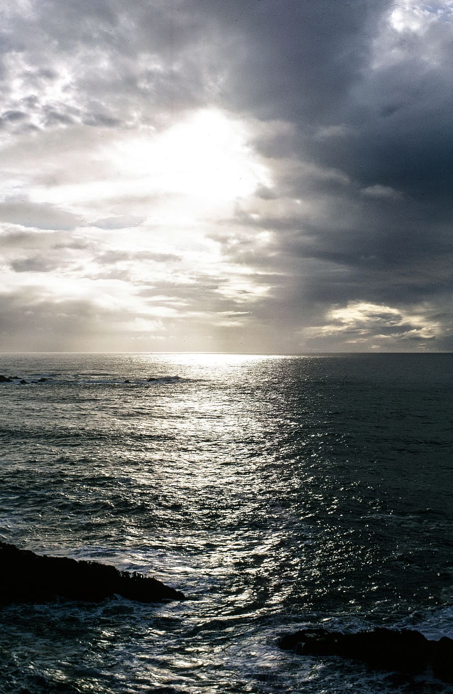 Sunbeam on ocean during sunset, beautiful, cloud, clouds, coast HD wallpaper