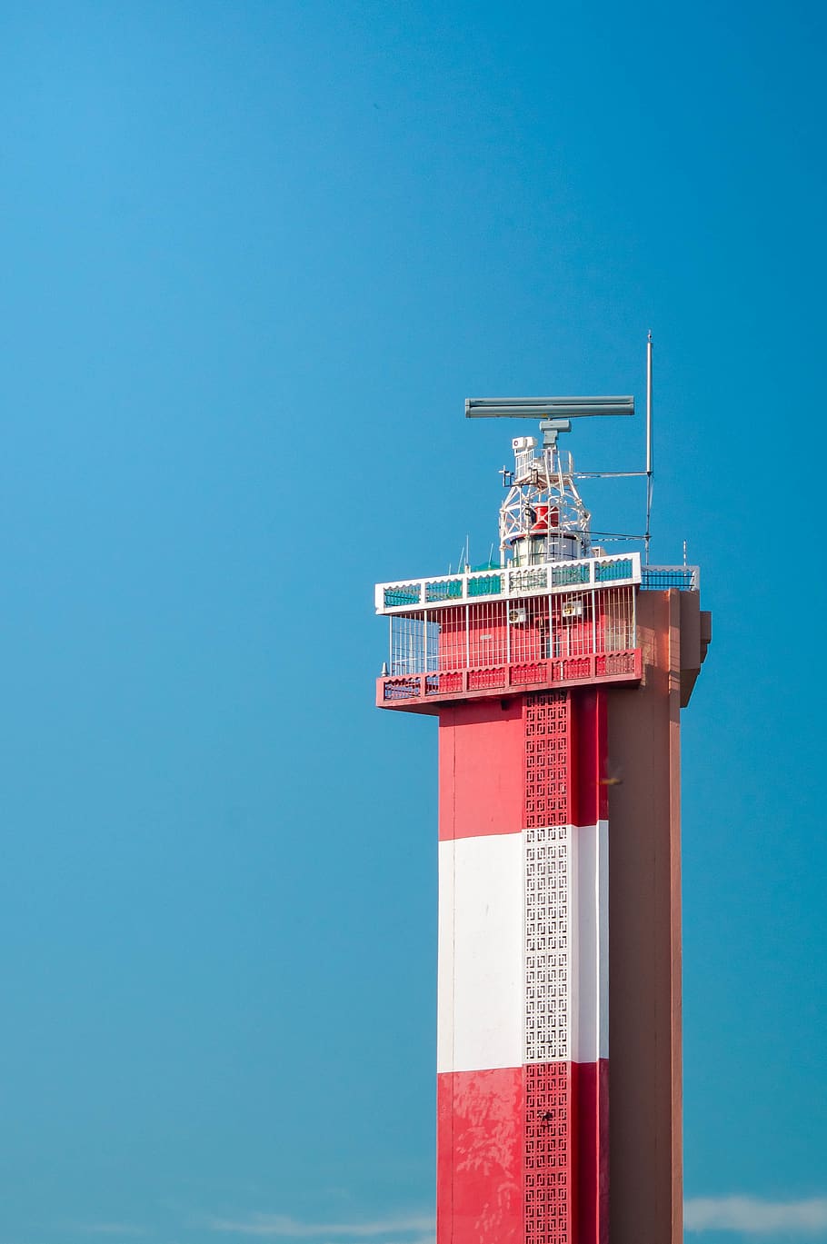 red painted metal building, architecture, tower, lighthouse, beacon HD wallpaper