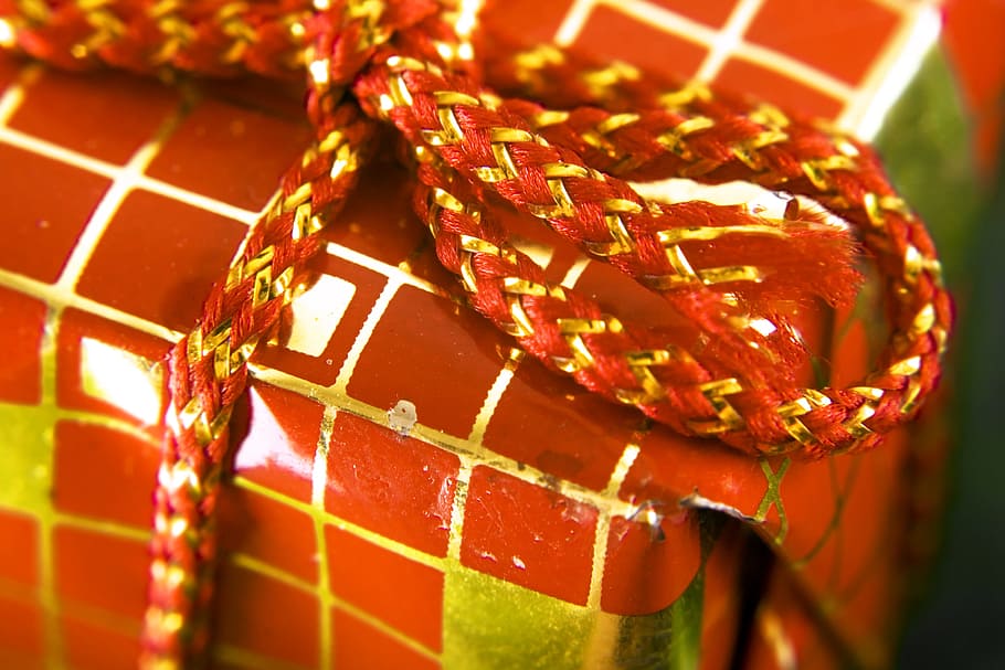 gift, red, bow, macro, box, close-up, no people, selective focus HD wallpaper