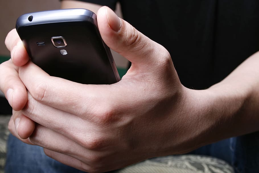 phone, smartphone, hand, using, holding, cell, call, touchscreen HD wallpaper