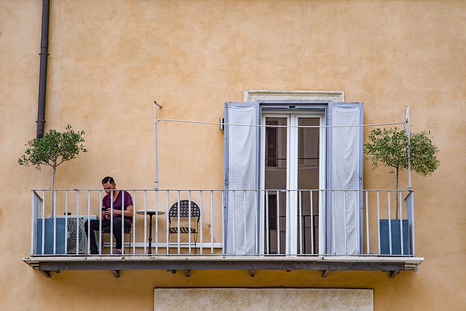 balcony, window, facade, home, house, building, exterior, man HD wallpaper
